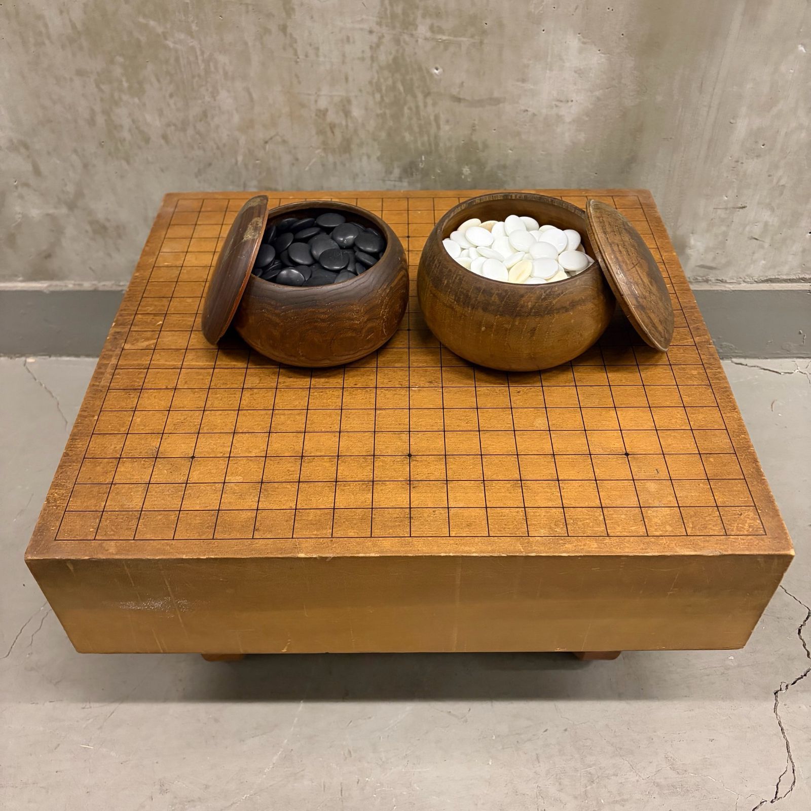 那須町役場】囲碁盤 19路盤 足付き ヘソ有り碁石付き【管理番号0EY