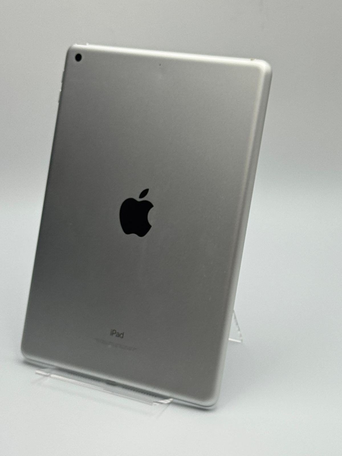 中古C】iPad 第5世代 32GB シルバー Wi-Fi バッテリー【93%】 - メルカリ