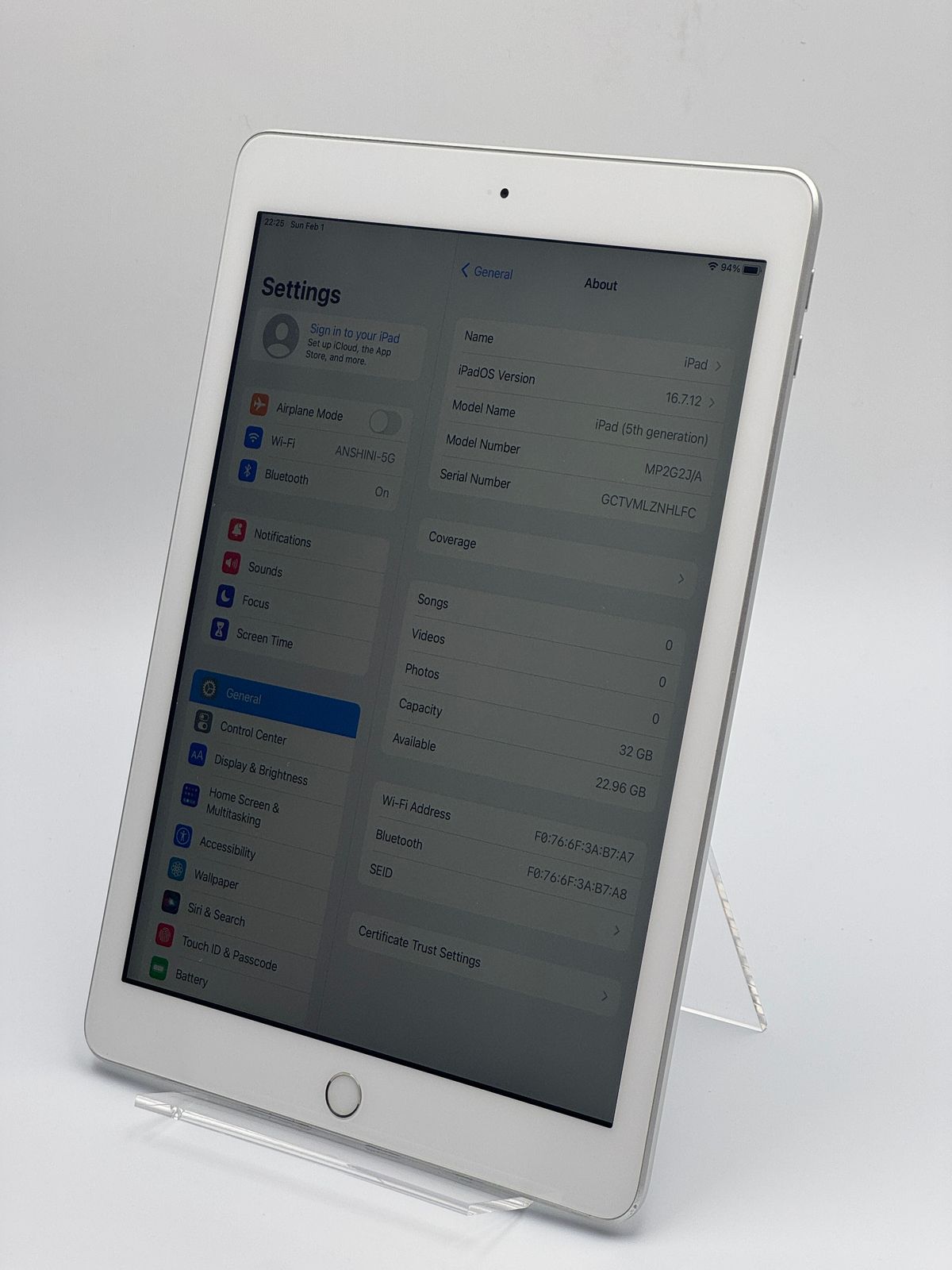 中古C】iPad 第5世代 32GB シルバー Wi-Fi バッテリー【93%】 - メルカリ