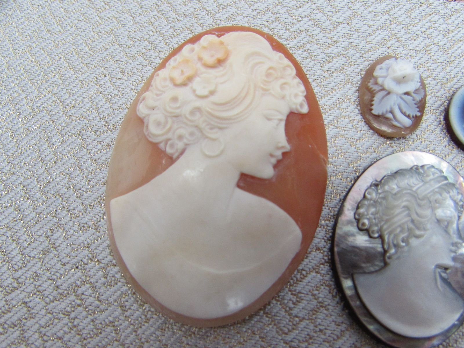 現状品 シェルカメオ 裸石 ルース 貴婦人 女性 横顔 花 楕円 オーバル