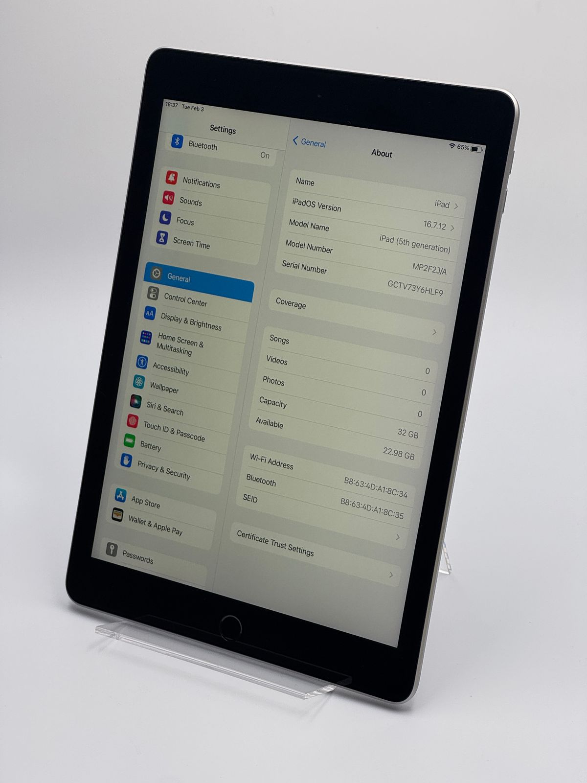 中古B】iPad 第5世代 32GB スペースグレイ Wi-Fi バッテリー【80