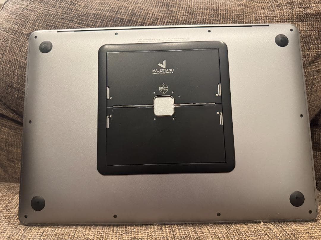 MacBook Air 13インチ シルバー 外箱付き Majextand装着 - メルカリ
