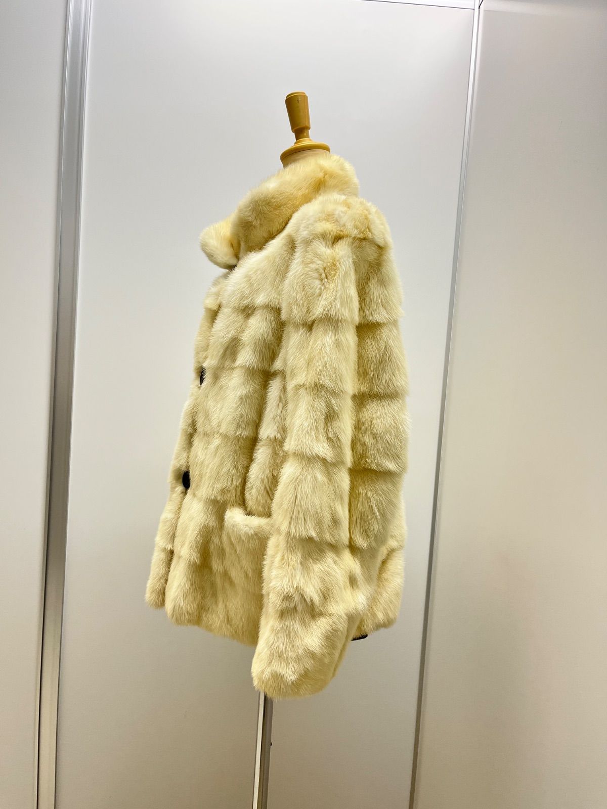 ミンクコート 毛皮 リアルファー 白系 C2602046 - メルカリ