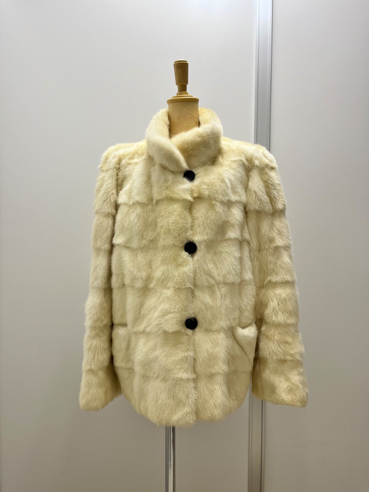 ミンクコート 毛皮 リアルファー 白系 C2602046 - メルカリ