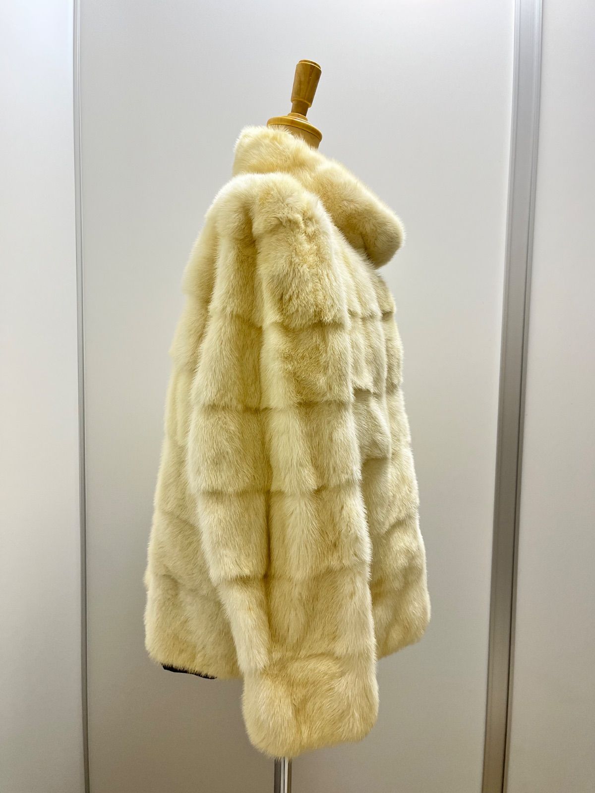 ミンクコート 毛皮 リアルファー 白系 C2602046 - メルカリ