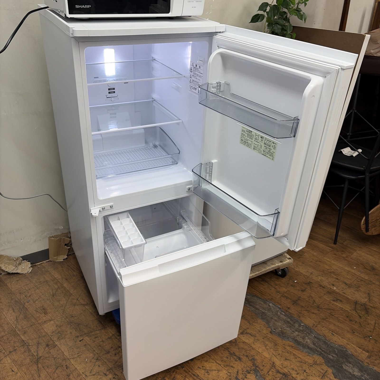 R483 ☀️名古屋市近郊配送設置無料！ 2024年製の高年式♪ 生活家電3点