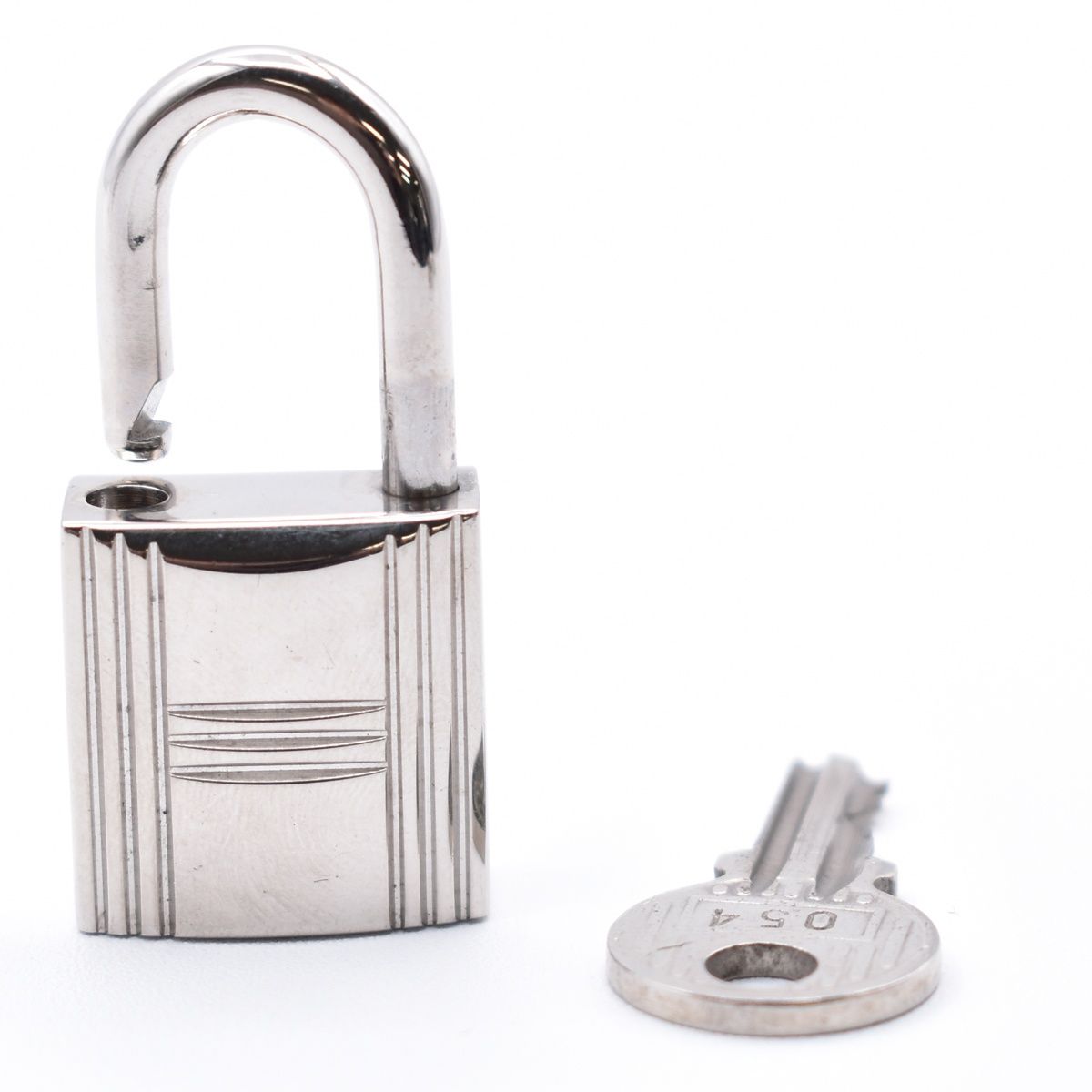 HERMES エルメス カデナ 鍵 シルバー 南京錠 39BS205-4 - メルカリ