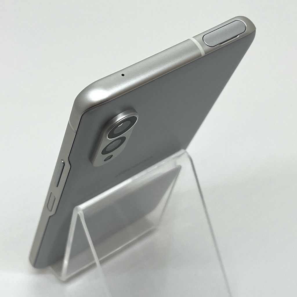 美品】arrows N F-51C docomo SIMフリー 128GB／8GB フォグホワイト