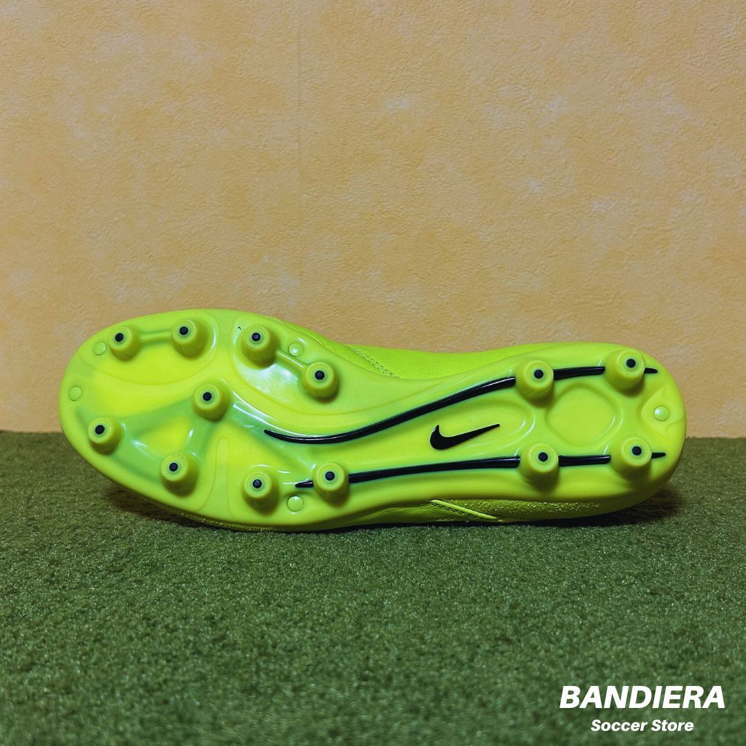 新品・未使用】NIKE ナイキ サッカースパイク ティエンポ レガシー II