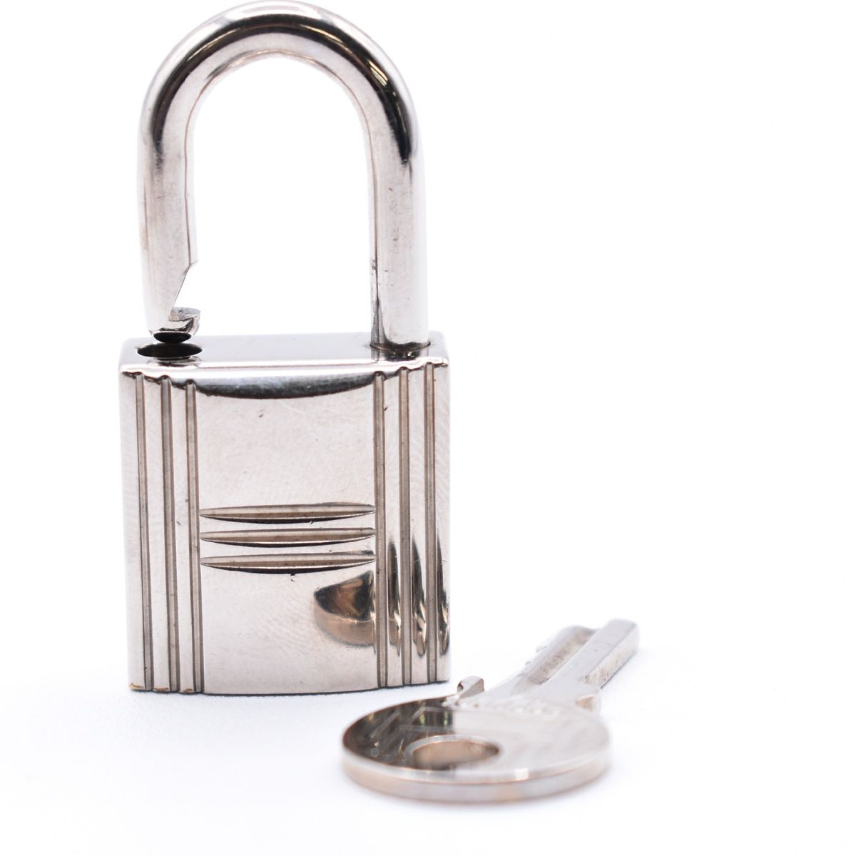 HERMES エルメス カデナ 鍵 シルバー 南京錠 39BS205-2 - メルカリ