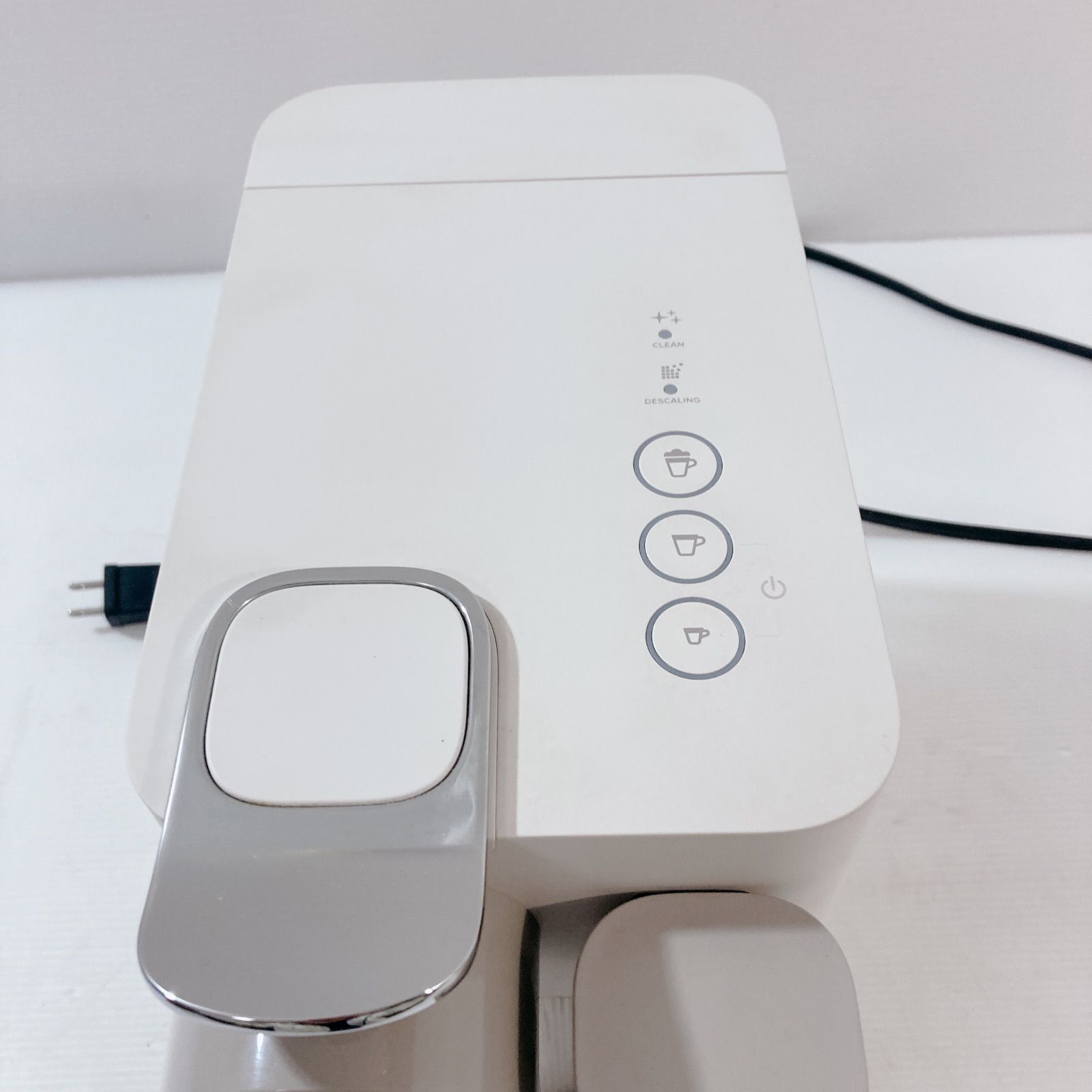 ネスプレッソ・コーヒーメーカー ラティシマ・ワン F111 2020年製