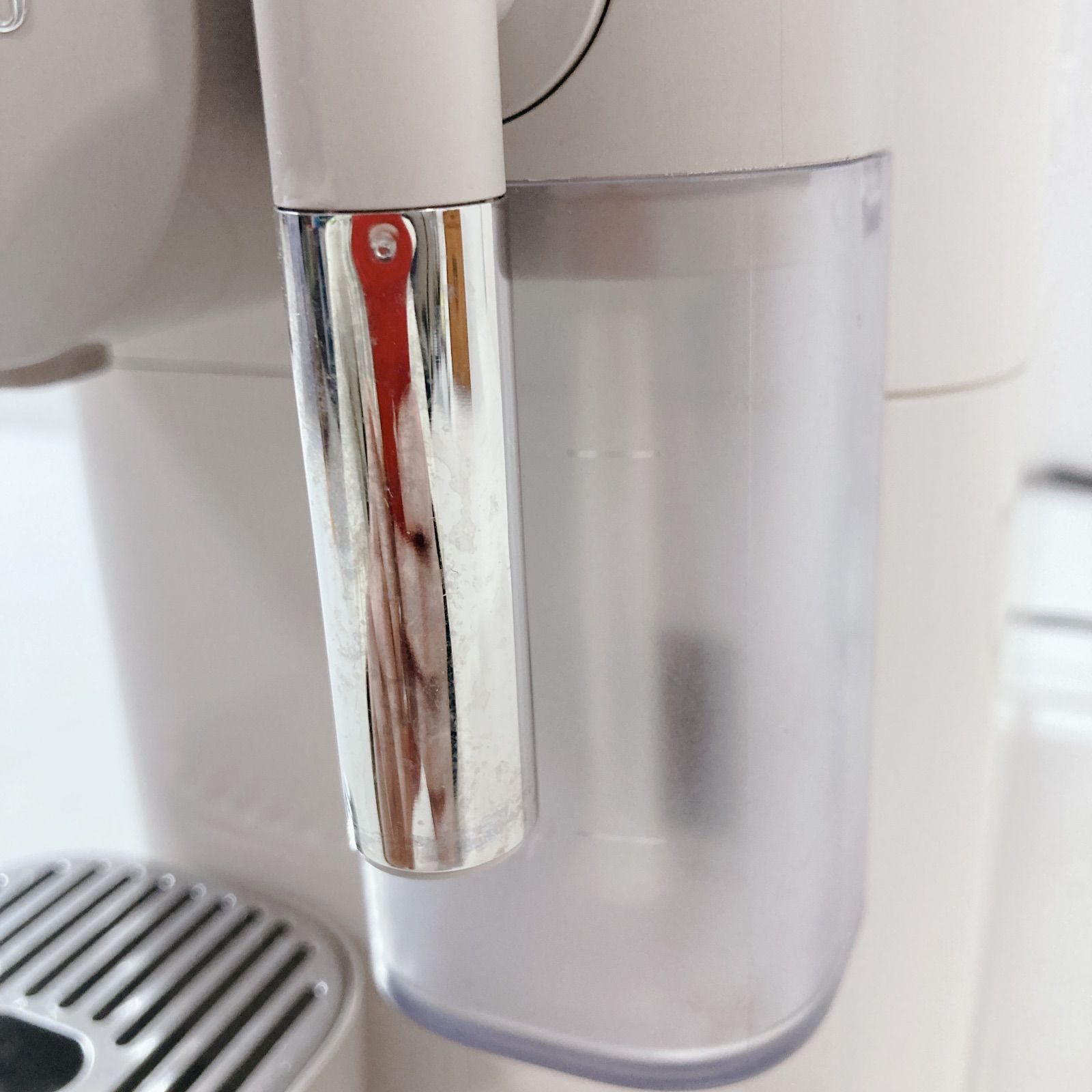 ネスプレッソ・コーヒーメーカー ラティシマ・ワン F111 2020年製