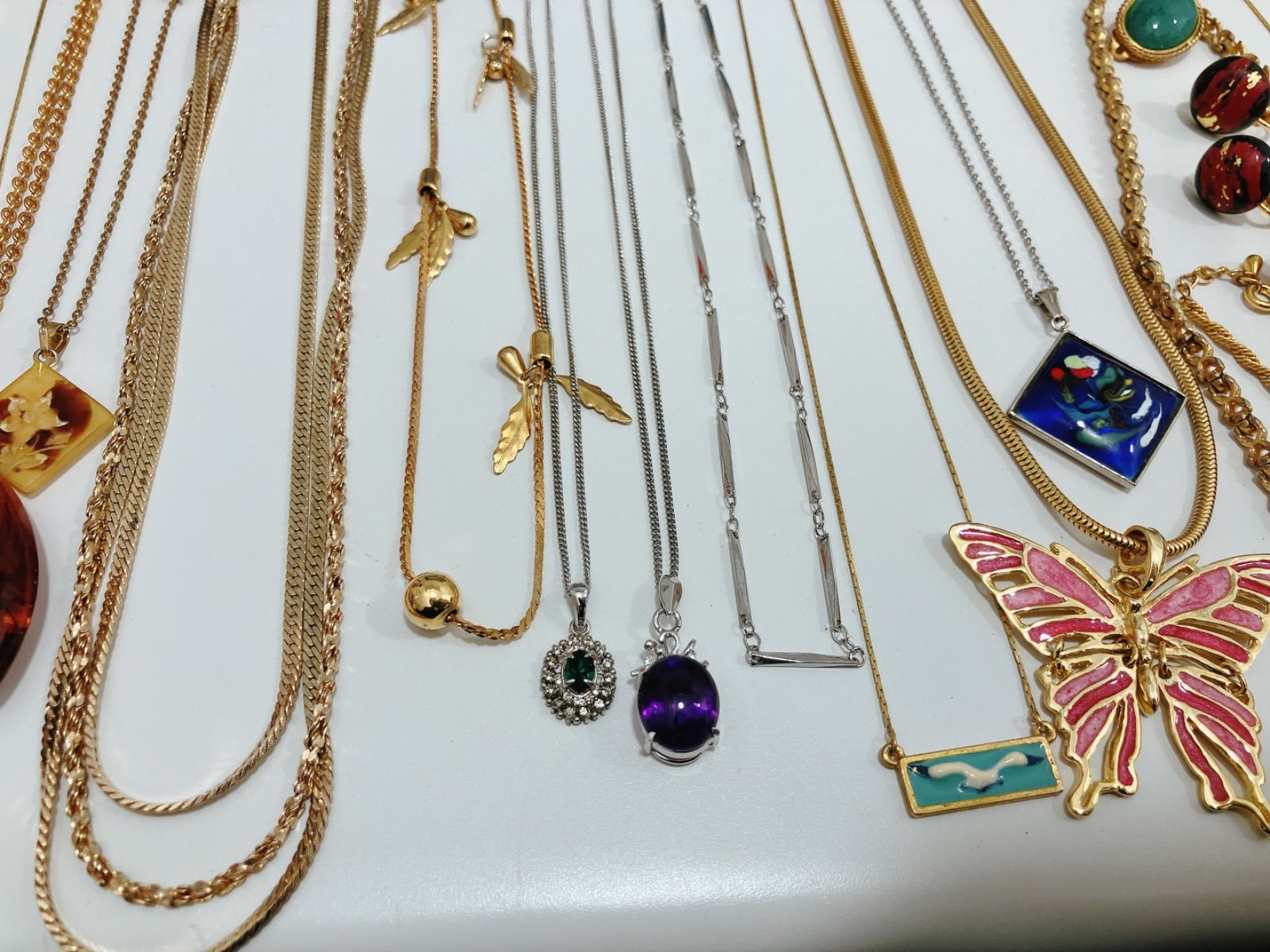 か〇遺品整理 アクセサリー 7 ジバンシー入り - メルカリ