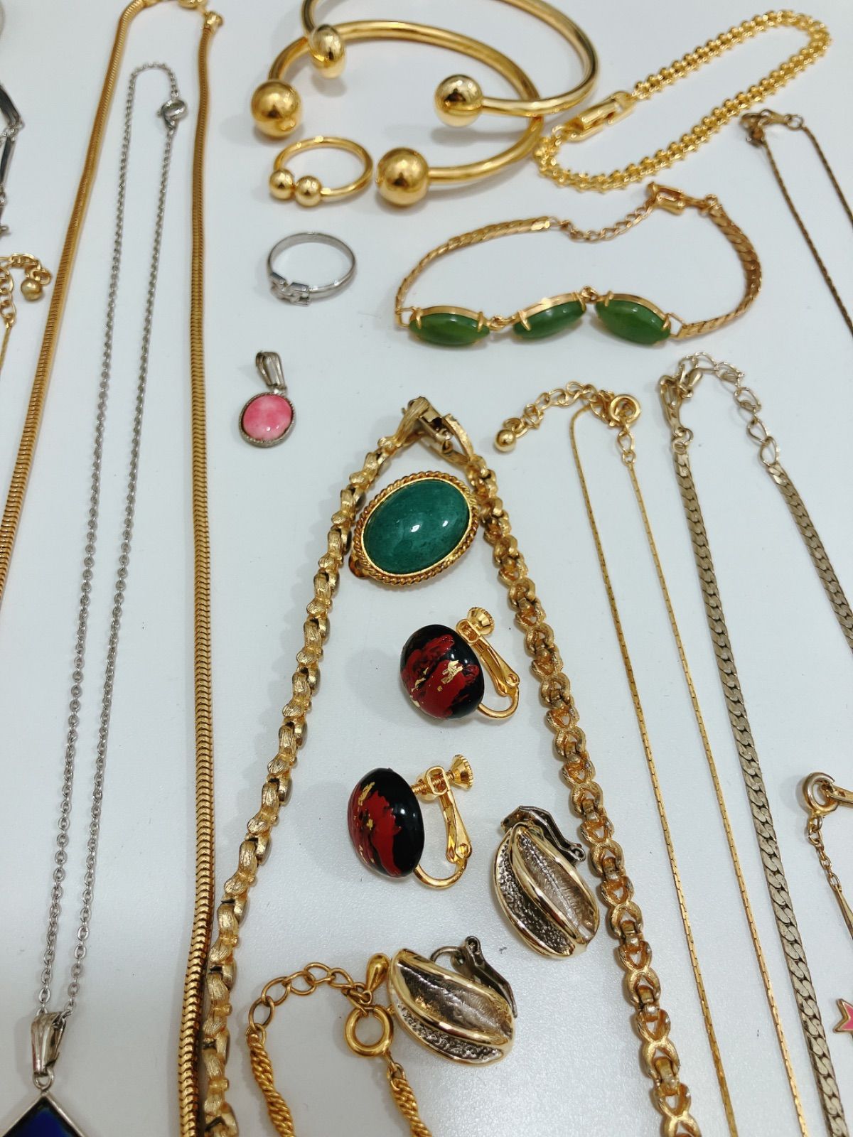 か〇遺品整理 アクセサリー 7 ジバンシー入り - メルカリ