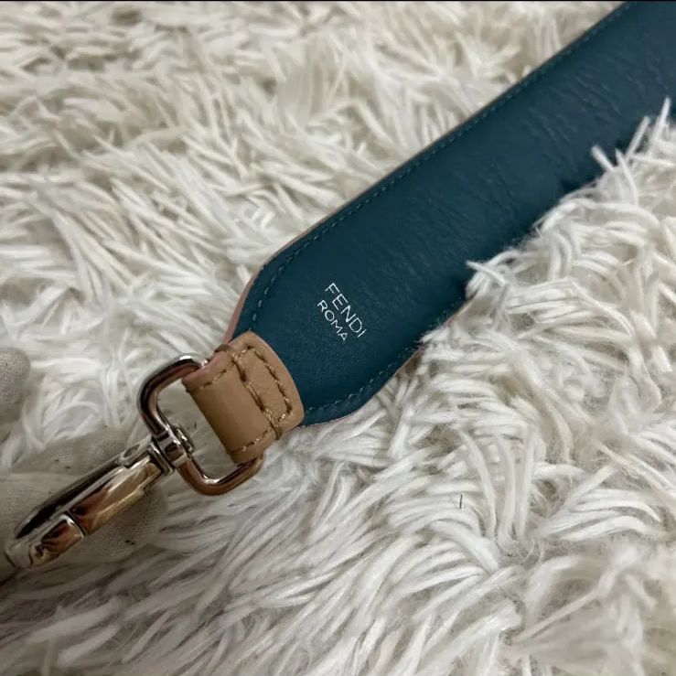 FENDI フェンディ ショルダーストラップ レザー マルチカラー