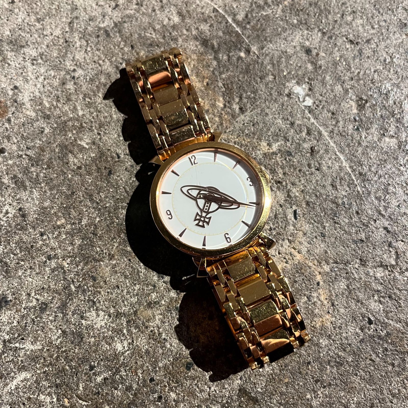 Vivienne Westwood オーブデザイン 腕時計 ゴールド クォーツ