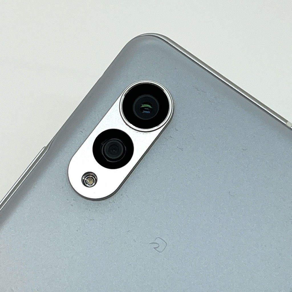 液晶美品】arrows N F-51C docomo SIMフリー 128GB／8GB フォグ