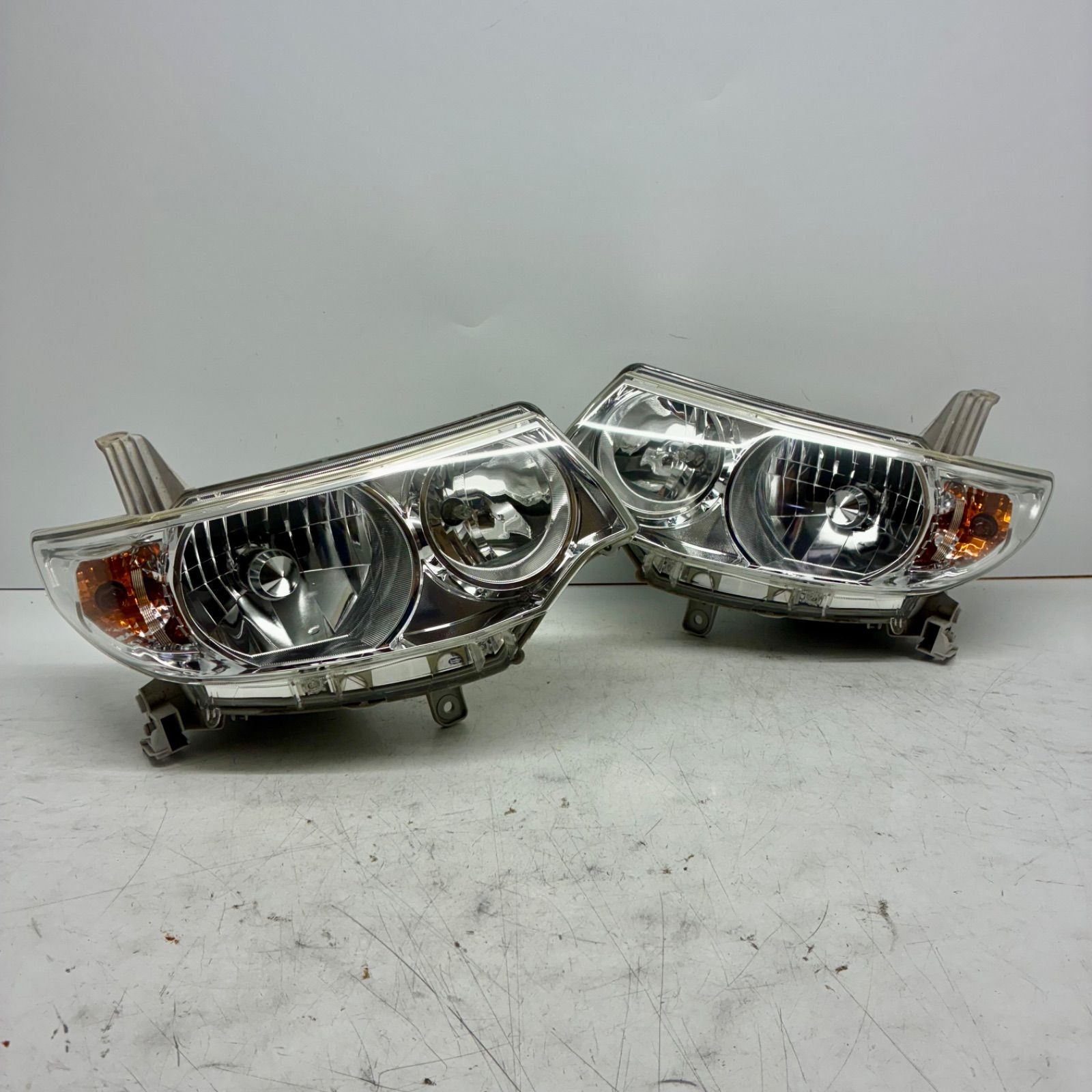 美品【コーティング済】L375S L385S タント カスタム ヘッドライト