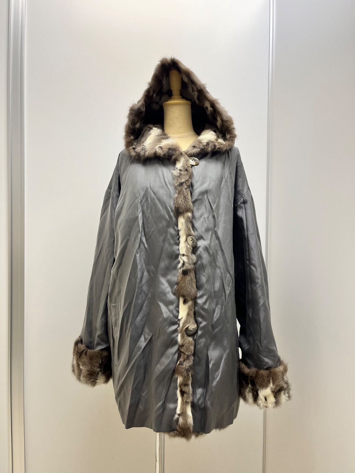 リバーシブル毛皮コート リス リアルファー C26020412 - メルカリ