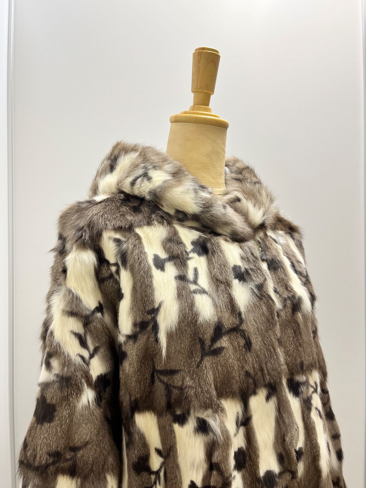 リバーシブル毛皮コート リス リアルファー C26020412 - メルカリ