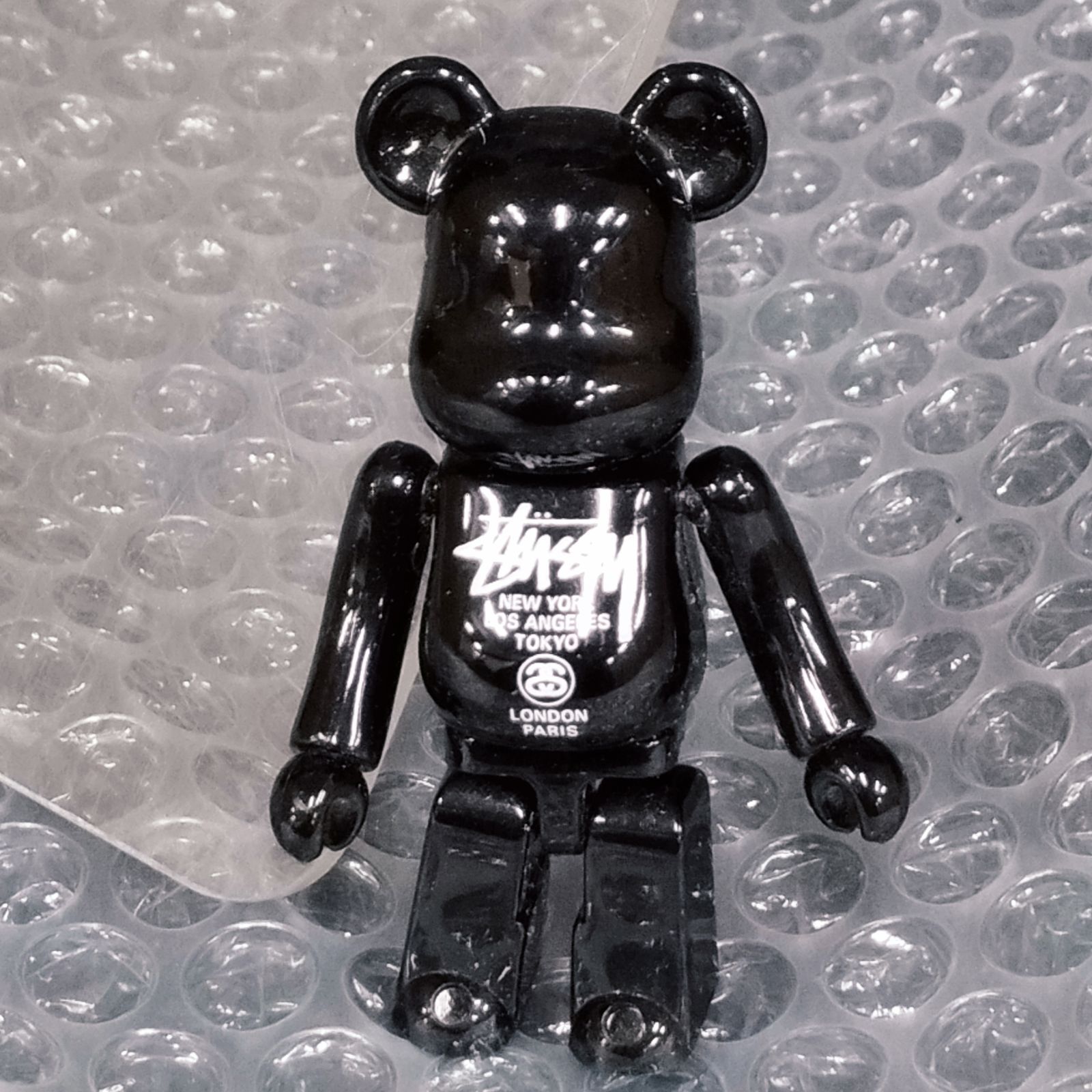 D1982】STUSSY WORLD TOUR 2006 BE@RBRICK 100% ブラック - メルカリ