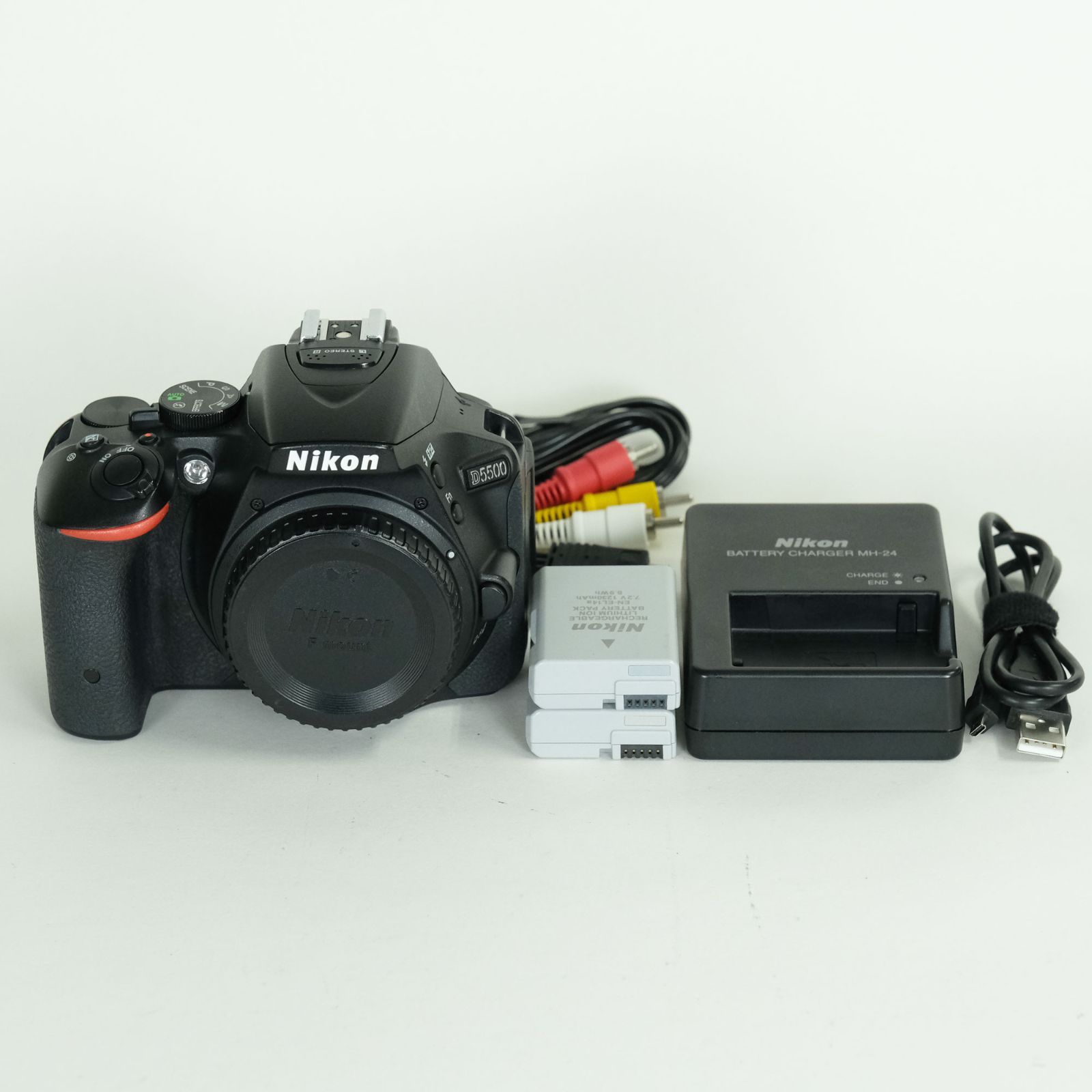 美品 | シャッター数24,950回｜バッテリー2個付] Nikon D5500 | Nikon
