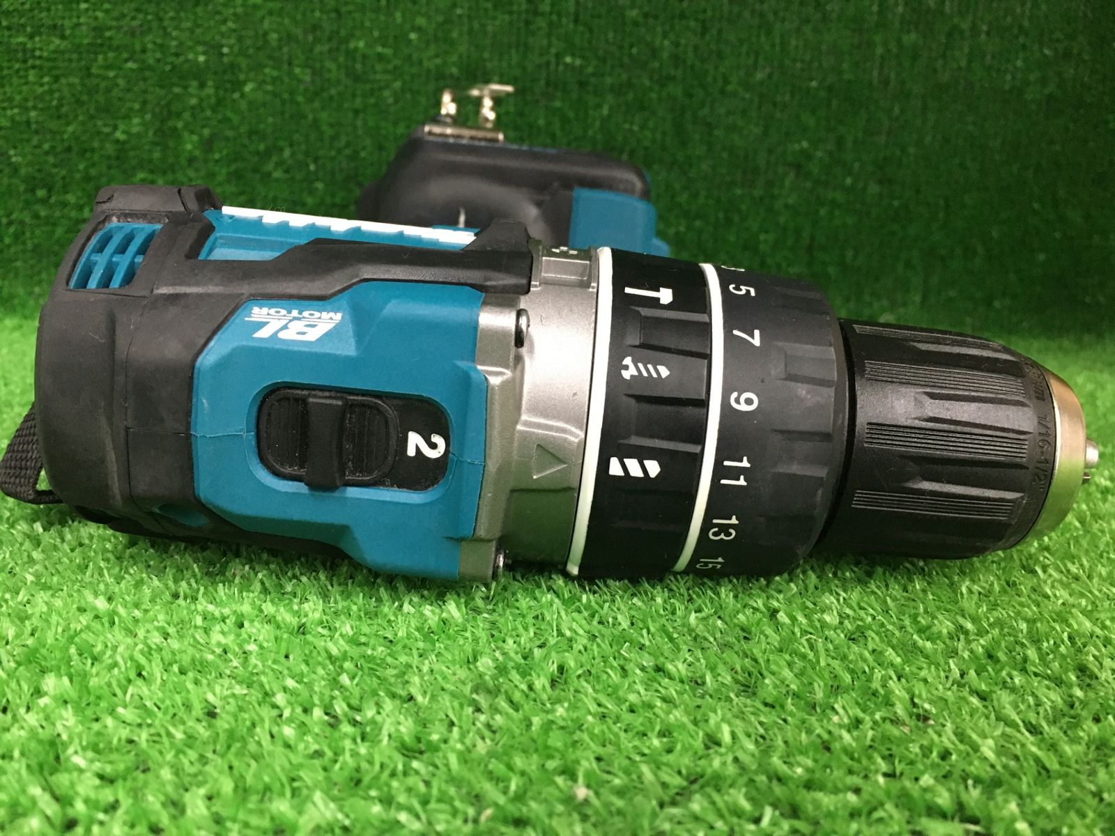  品 0906 マキタ HP 002 GZ 本体のみ バッテリー 充電器 ケース別売 振動 コアドリル ドリル ドライバー レンチ