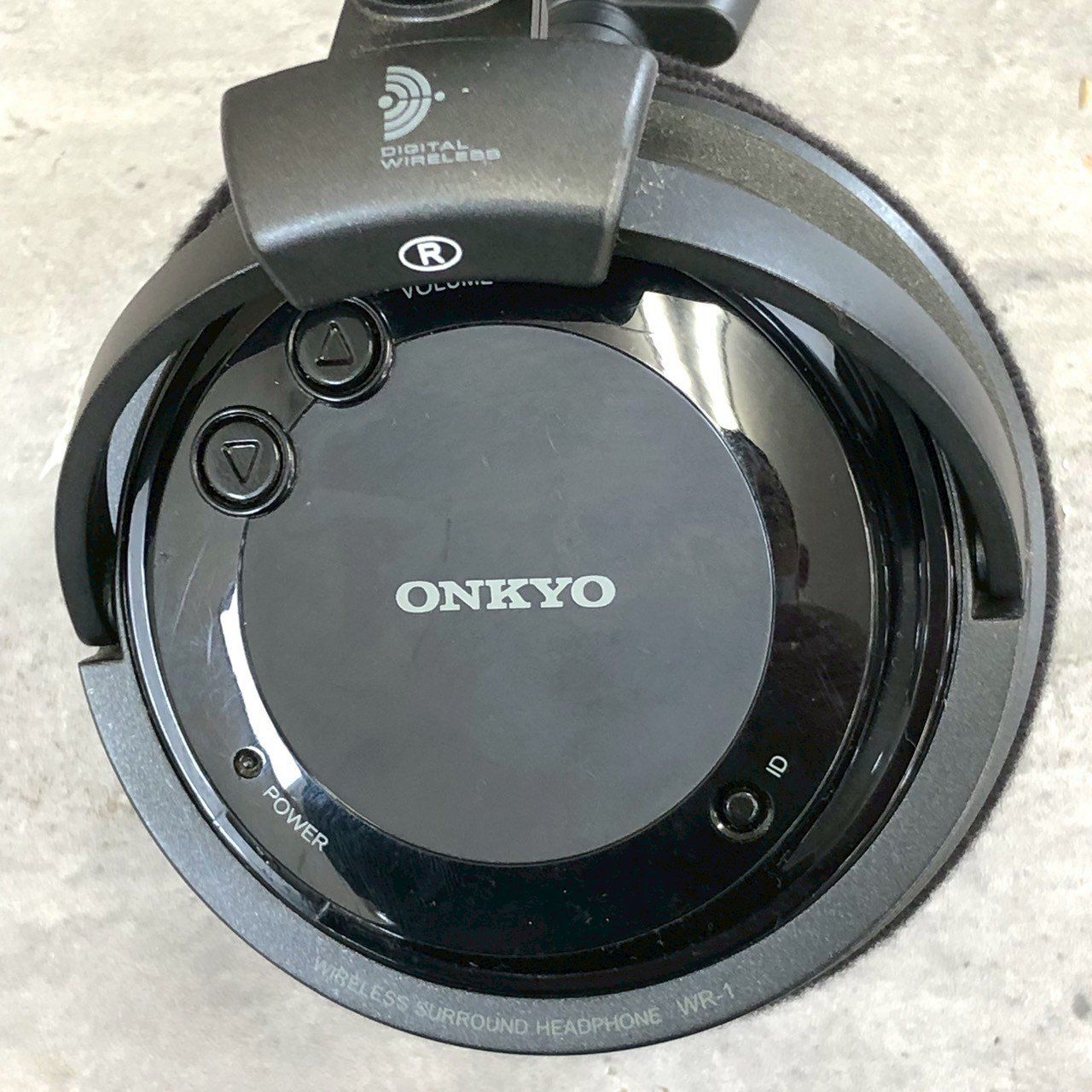 ONKYO オンキヨー ワイヤレスサラウンドヘッドホン MHP-AV1 【メーカー