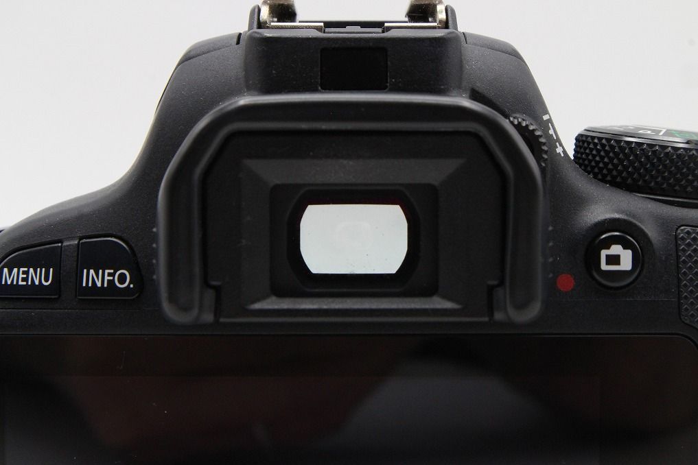 良品 Canon キヤノン EOS Kiss X7 ボディ + EF-S 18-55 IS STM レンズ