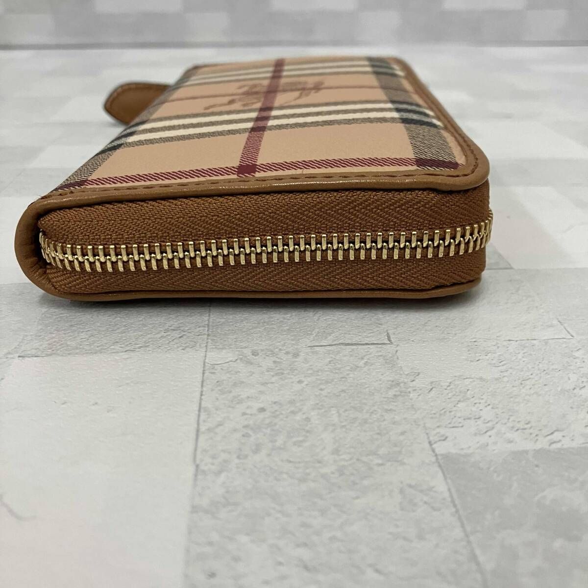 BURBERRY バーバリー 長財布 ラウンドファスナー ノバチェック PVC