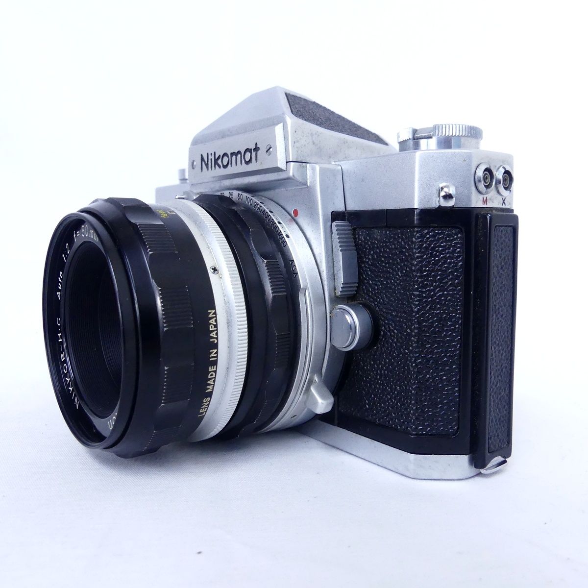 Nikomat FT 二コマ―ト + NIKKOR-H・C Auto f2 50mm フィルムカメラ