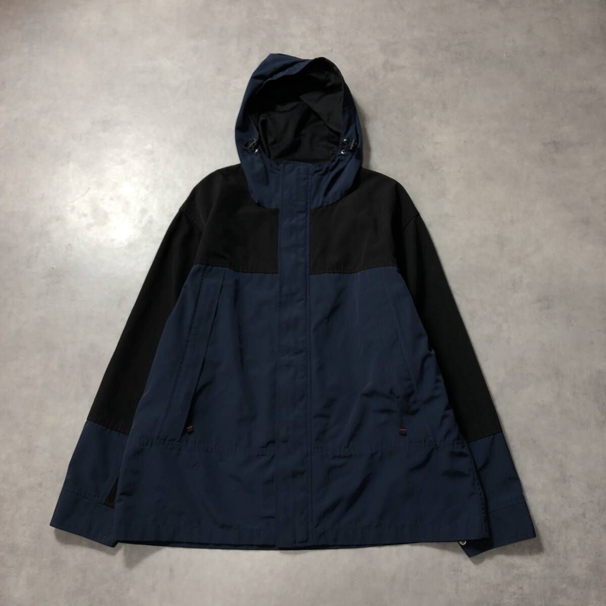 GQ4693◇BEAMS HEART：マウンテンパーカー◇XL◇ブラック ブルー系 
