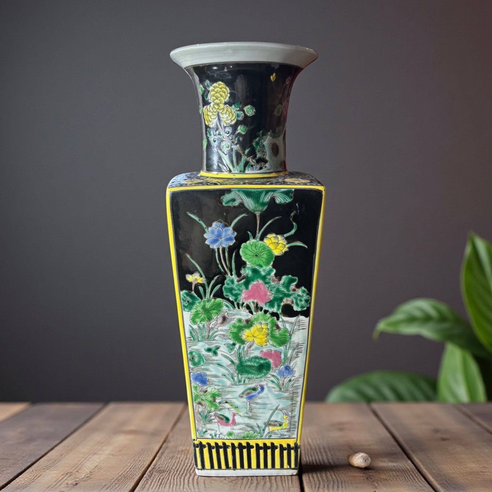 大清康熙年製 粉彩 四方花瓶 時代物 壺 中国 フラワーベース 花瓶 花器