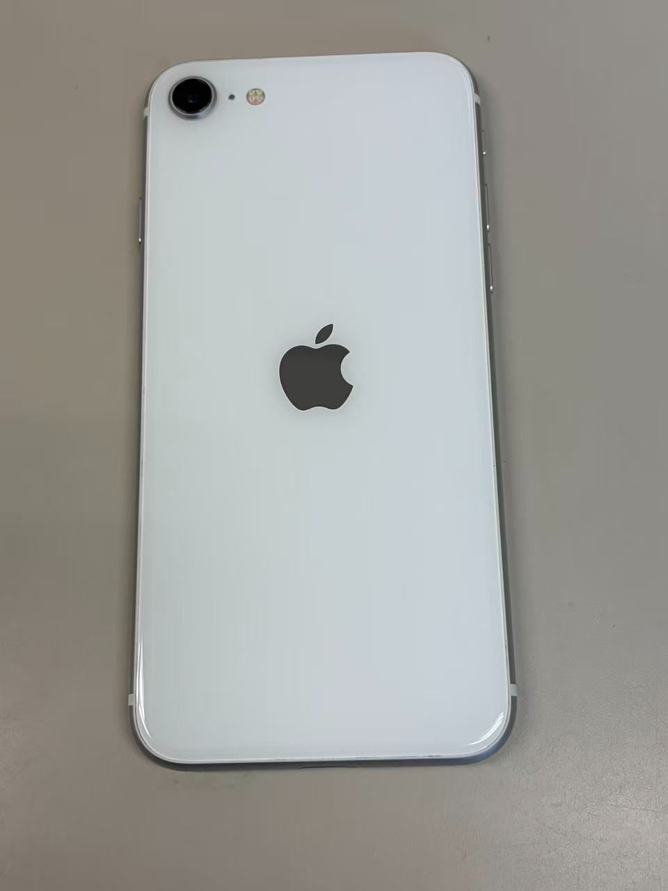 美品 電池100% SIMフリー iPhone SE(第2世代) 64GB ホワイト - メルカリ