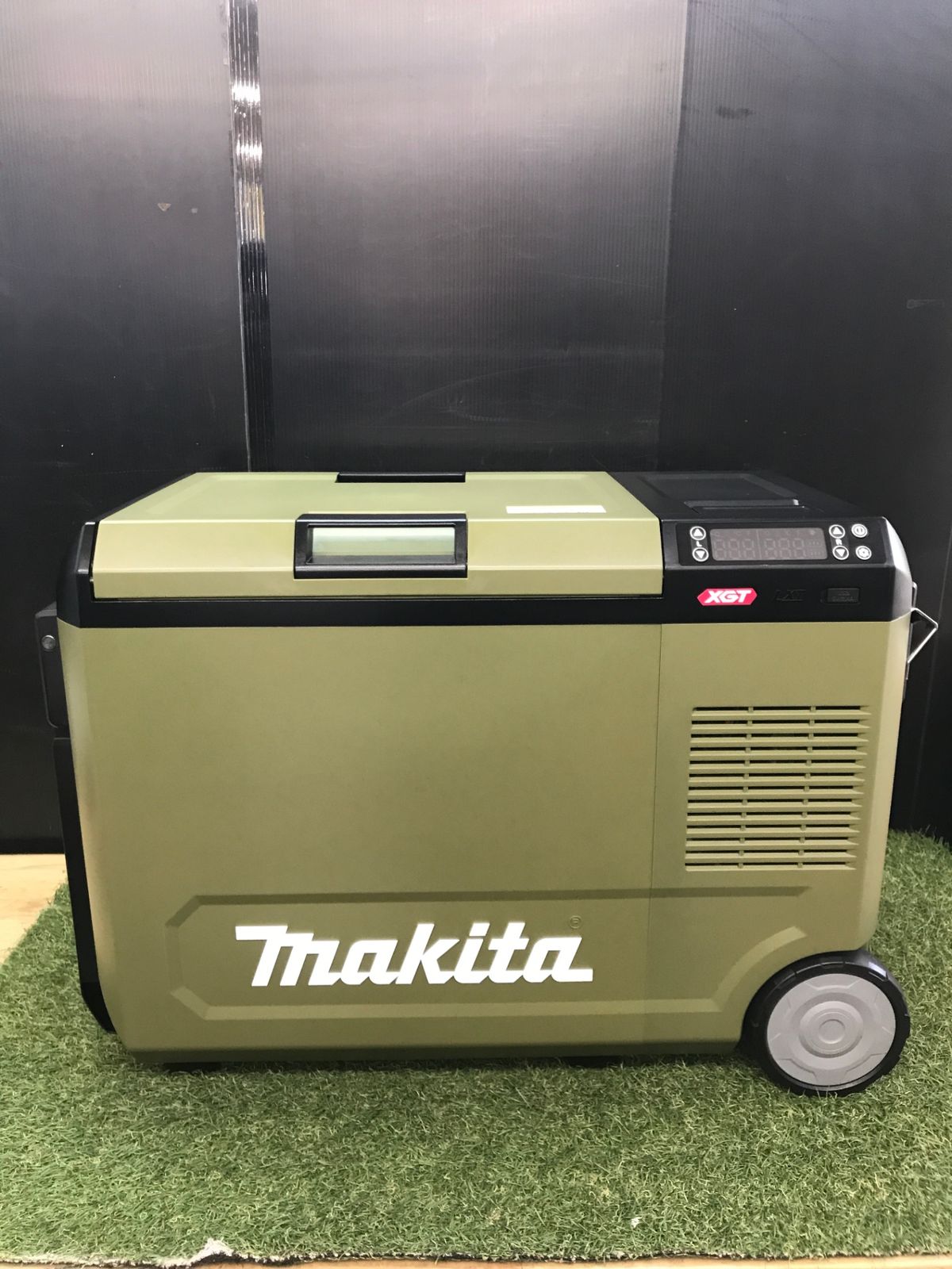 中古品】【0906】☆マキタ 40V充電式保冷温庫 29L （バッテリ・充電器