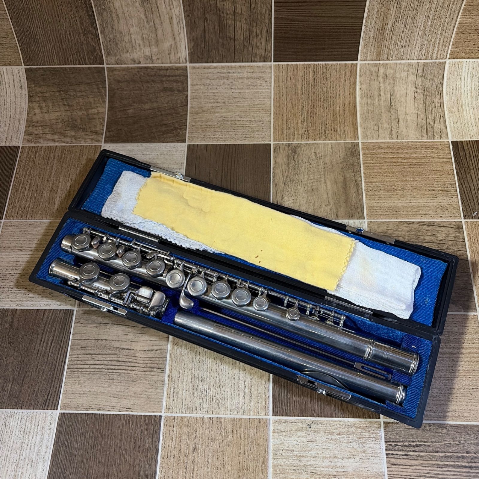 YAMAHA YFL-23 フルート ハードケース付 YAMAHA YFL-23 ヤマハ フルート ハードケース付き 管楽器 中古品