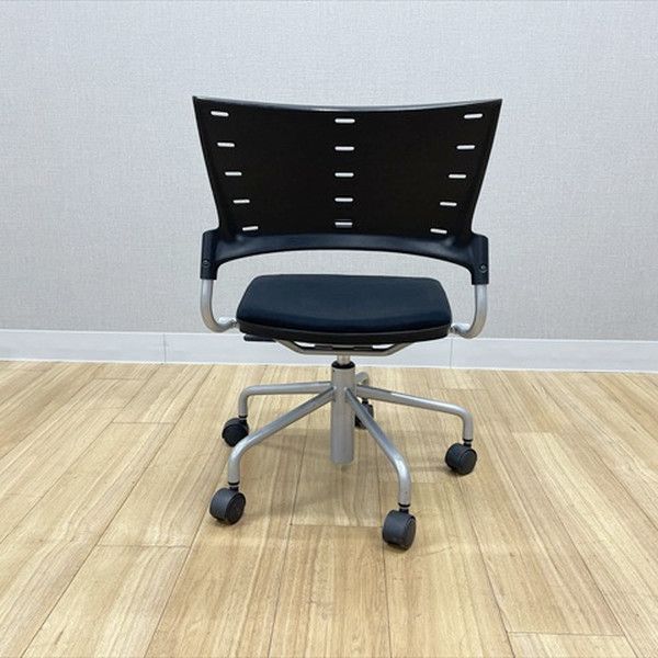  イトーキ ミーティングチェア 肘無 マノス キャスター付 ブラック おしゃれ椅子 オフィスチェア ワークチェア 椅子 チェア