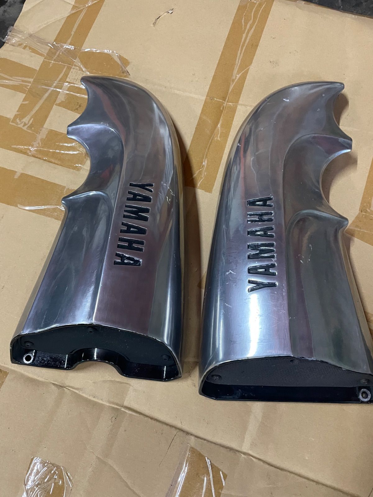VMAX1200 ダミーダクト 左右セット vmax1200 ダミーダクト 左右セット v max ダミー ダクトの通販
