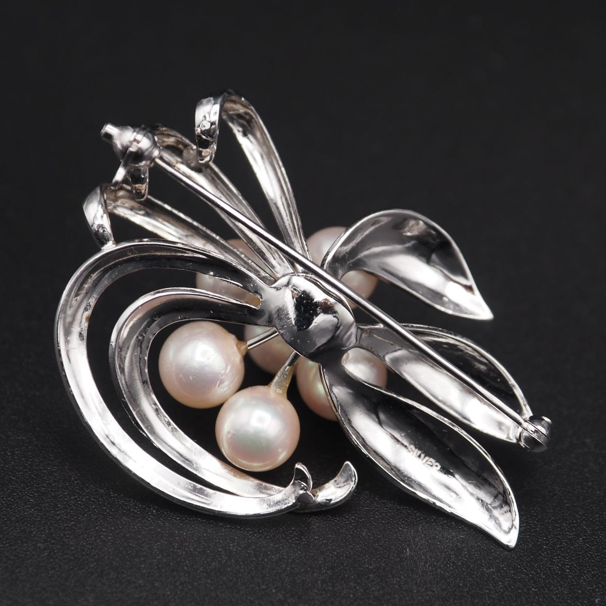 L260 本真珠 7.5mm5珠 パール SILVER刻印 ブローチ デザイン シルバー