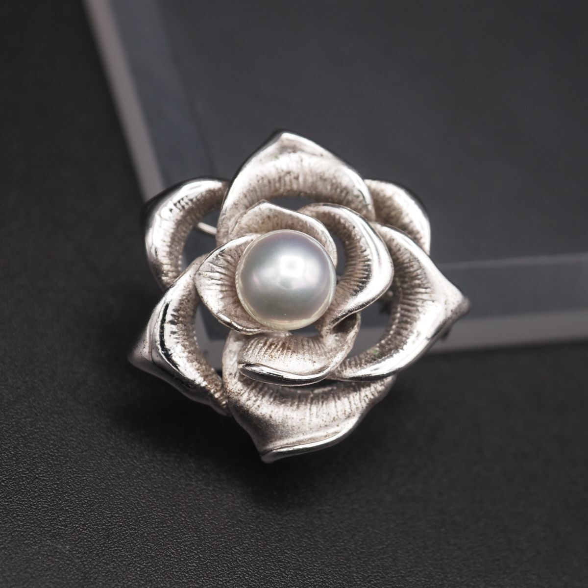 L700 本真珠 8.1mm珠 パール SILVER刻印 ブローチ 薔薇 バラ ローズ