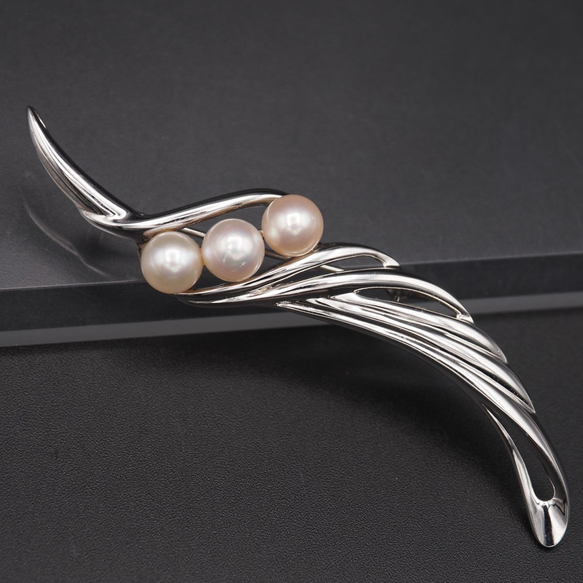 L691 本真珠 7.1mm3珠 パール SILVER刻印 ブローチ デザイン シルバー