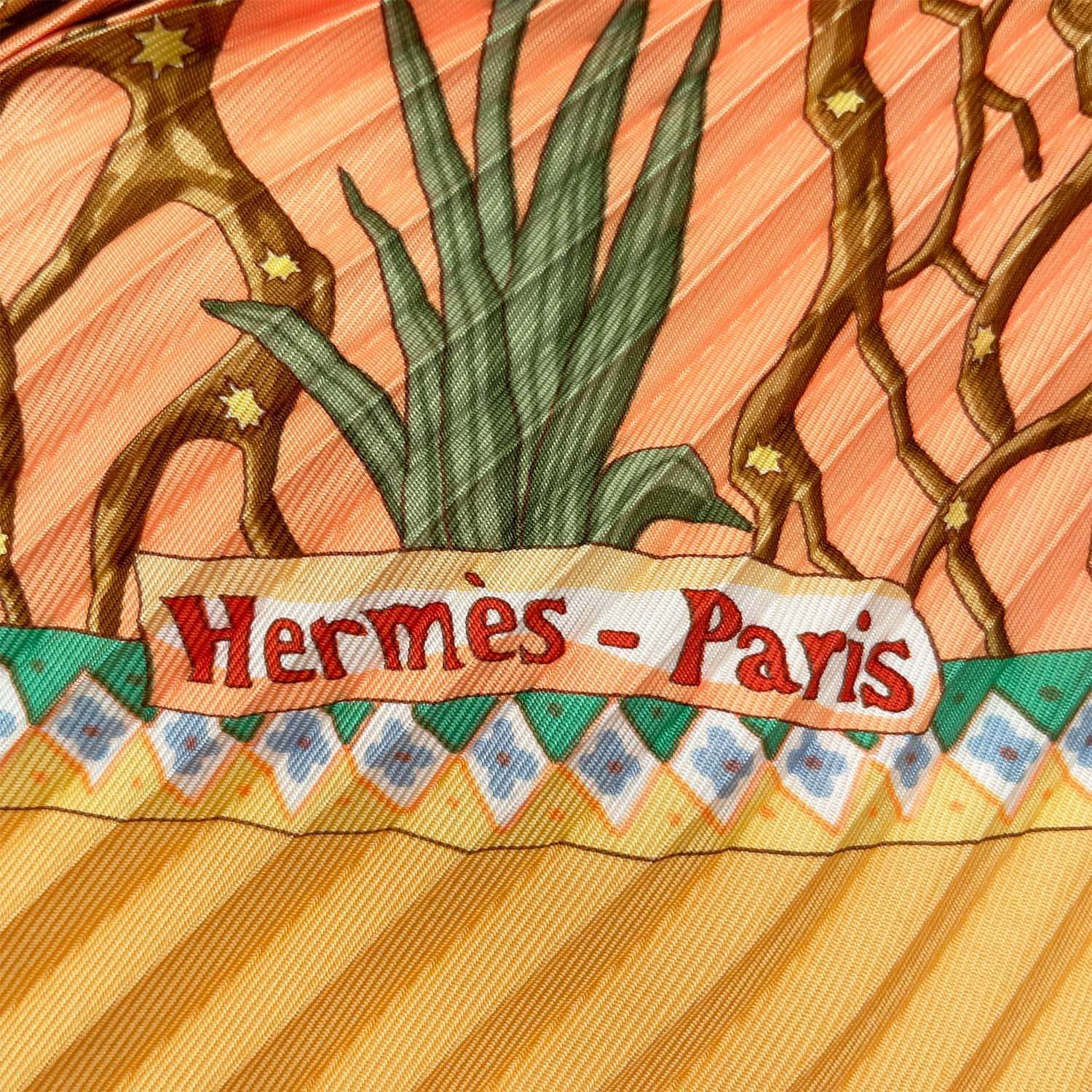 HERMES エルメス プリーツ カレ90 Axis Mundi 世界の中心軸 草木 花柄