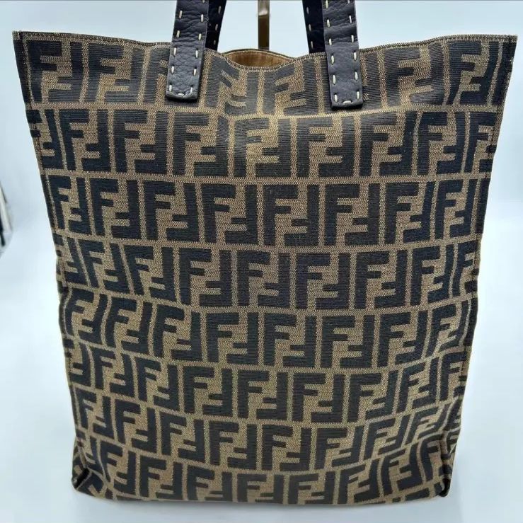 FENDI フェンディ セレリア ハンドバッグ トートバッグ ズッカ柄
