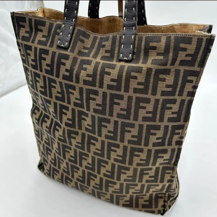 FENDI フェンディ セレリア ハンドバッグ トートバッグ ズッカ柄