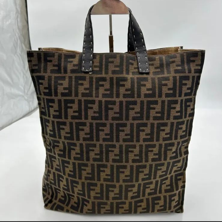 FENDI フェンディ セレリア ハンドバッグ トートバッグ ズッカ柄