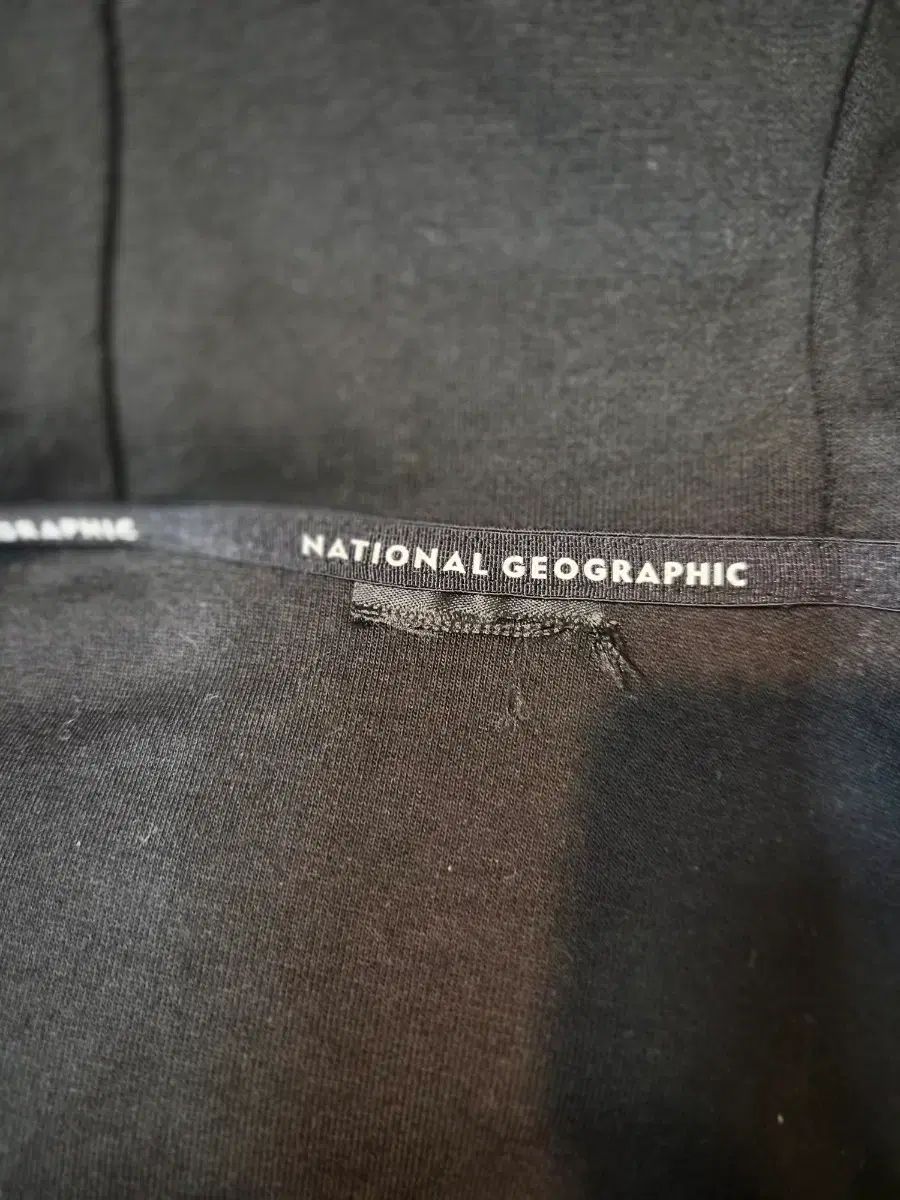 ナショナルジオグラフィック フードジップアップ NATIONAL 黒色 ブラック フード ジップアップ L ナショナル GEOGRAPHIC☆袖ポケット付フードジップアップ♪ ユニ メンズ