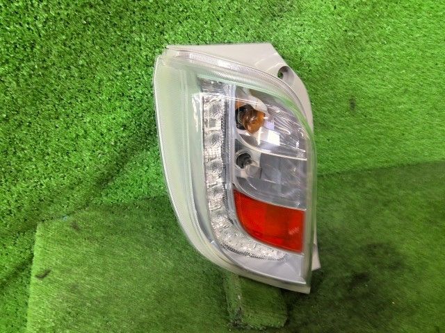ミライース DBA-LA300S LA310 左 テール ランプ ライト L SA KF-VE S28