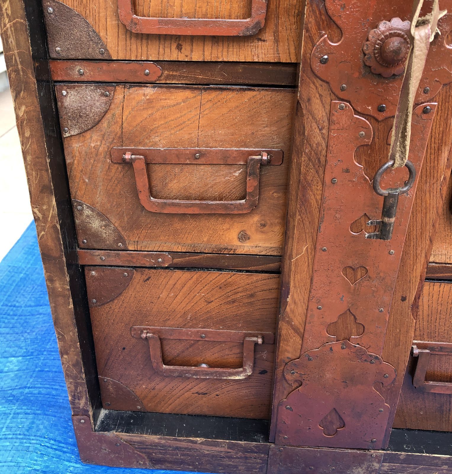 時代感漂う 船箪笥 鍵付き 重厚鉄金具 古民具 時代箪笥 小箪笥 収納