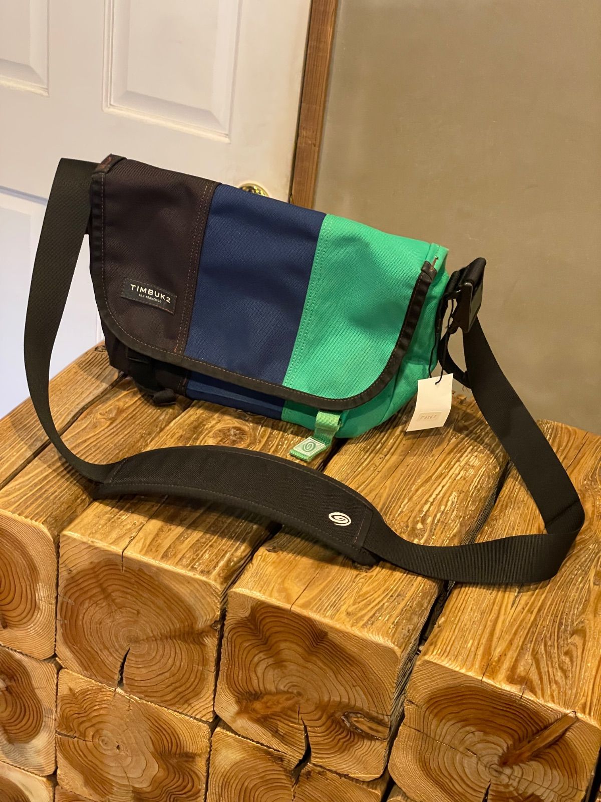 00s TIMBUK2 メッセンジャーバッグ グリーン×ブラック - メルカリ