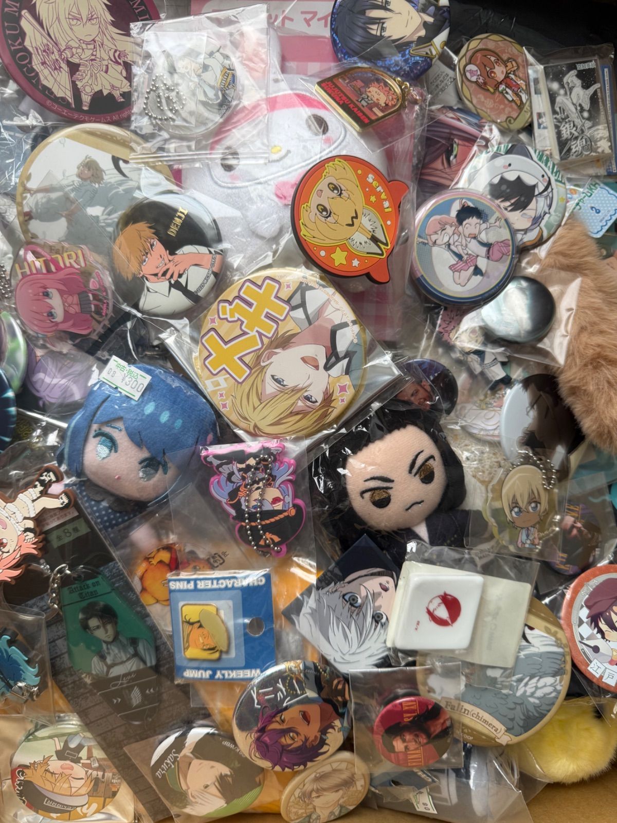 大特価！ アニメグッズ等 缶バッジ キーホルダー クリアファイル